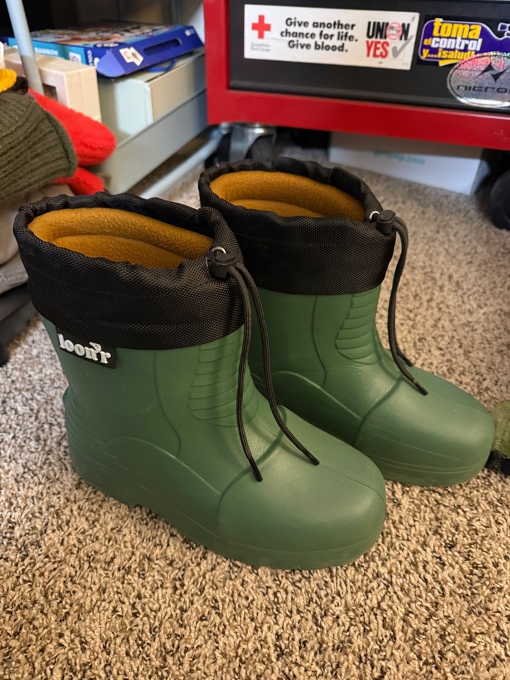 WOMEN’S LOON’R BOOTS LINED SNOW AND RAIN BOOTS SIZE 9